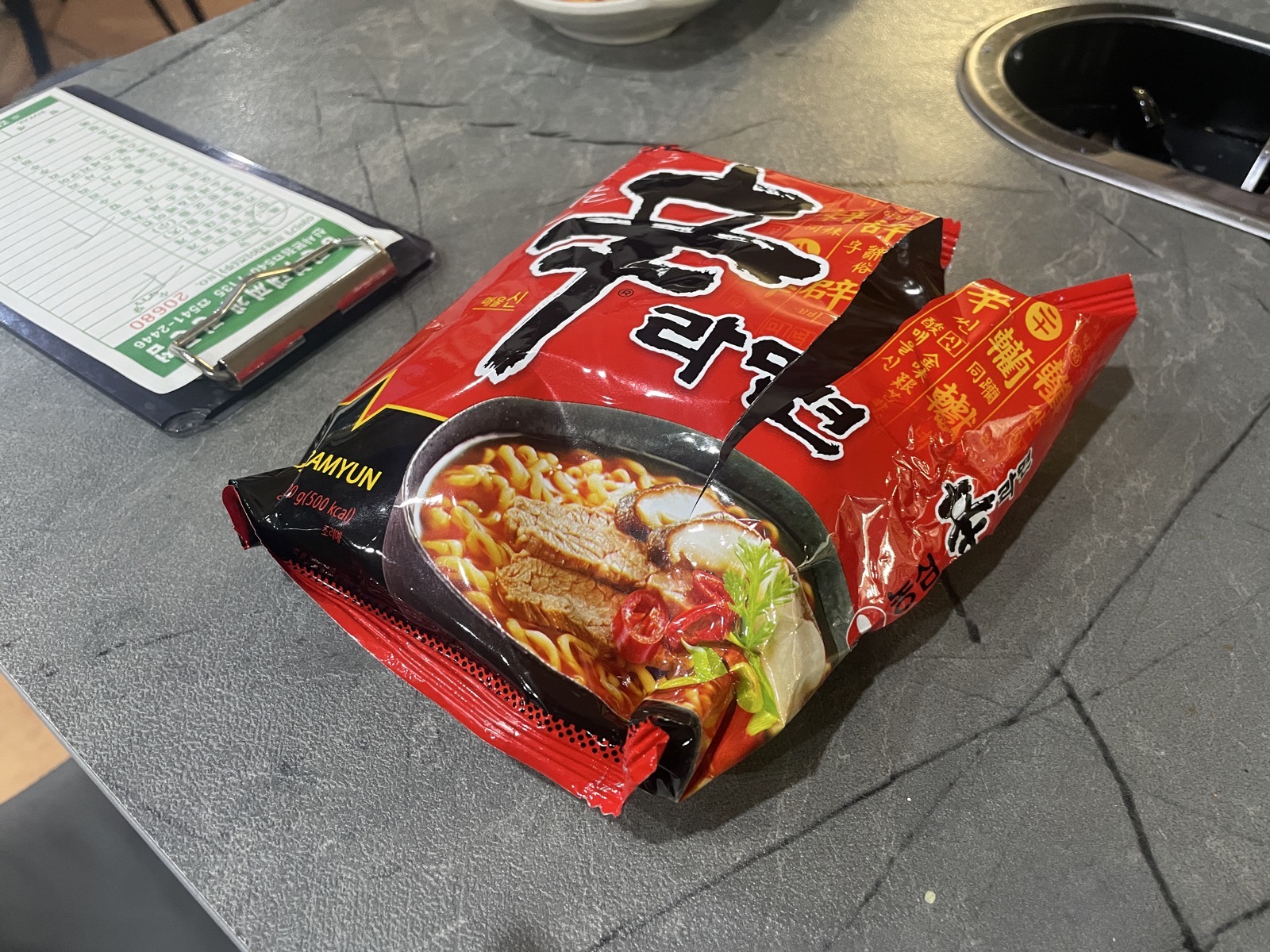 サリを追加したところ
